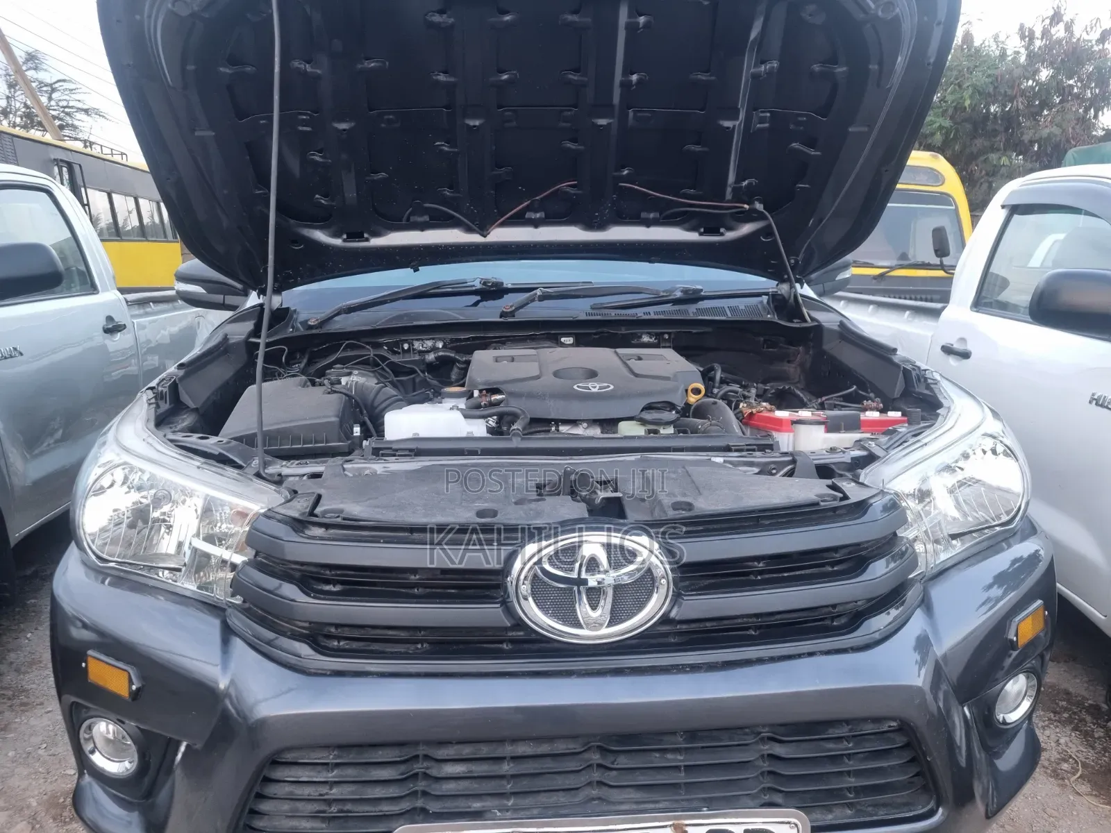 Toyota Hilux 2019 Gray