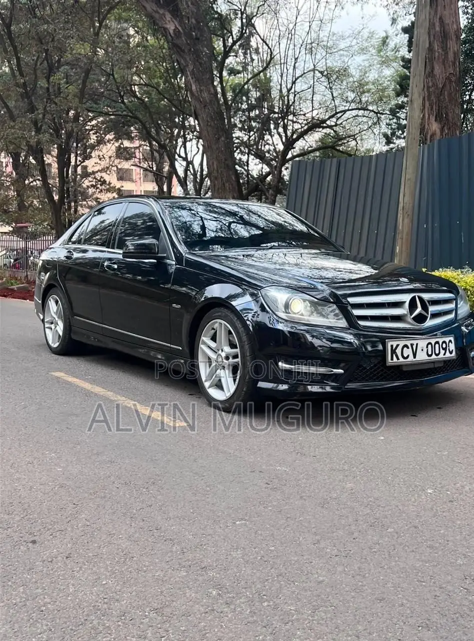 Mercedes-Benz C200 2012 Black