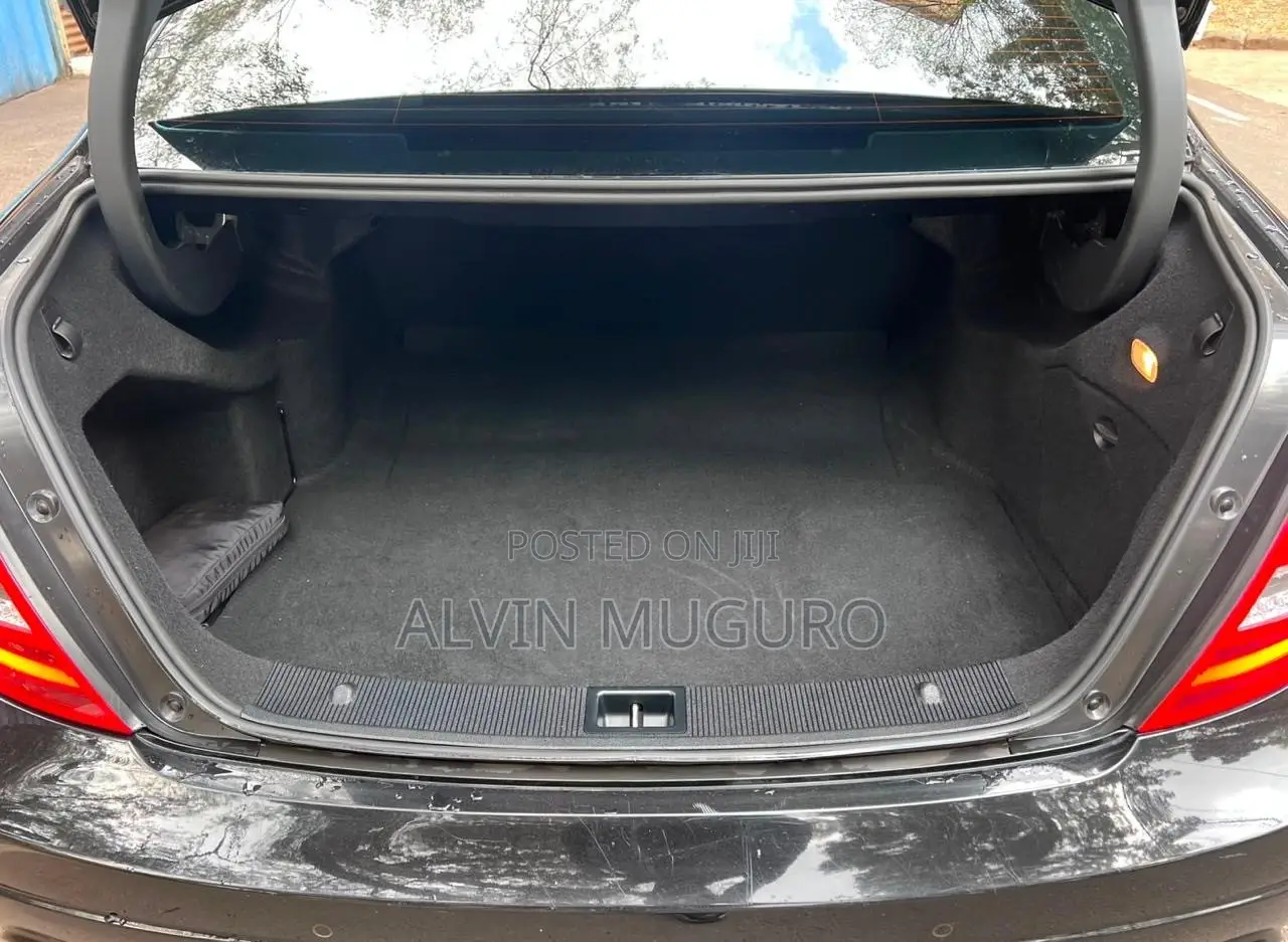 Mercedes-Benz C200 2012 Black