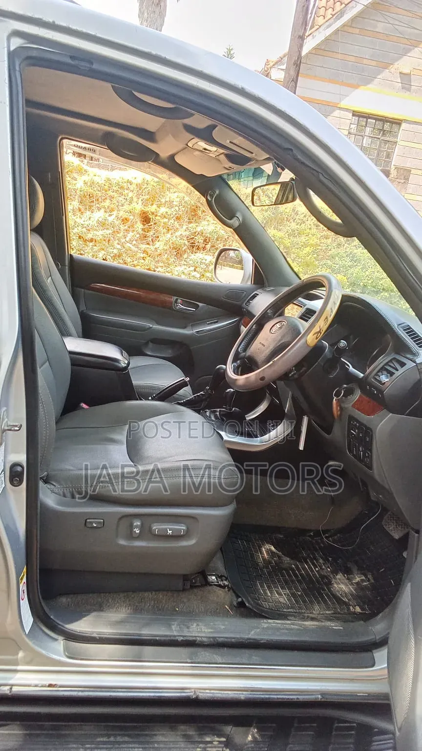 Toyota Land Cruiser Prado 2005 Silver