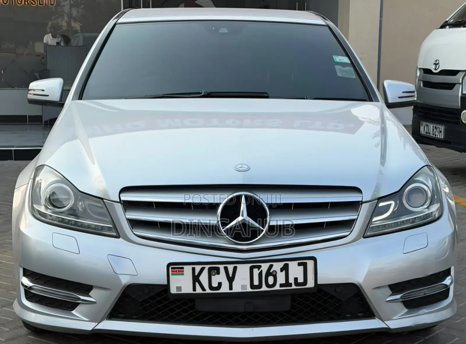 Mercedes-Benz C200 2012 Silver