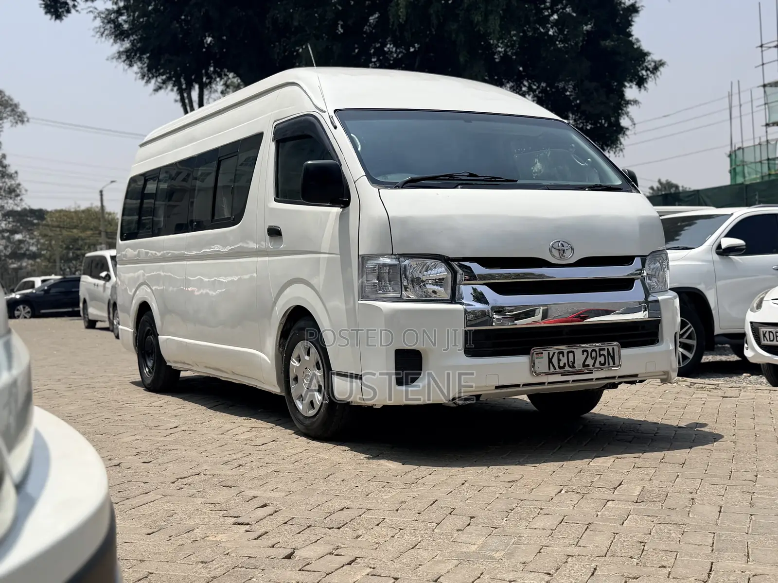 Toyota HiAce 2013 White