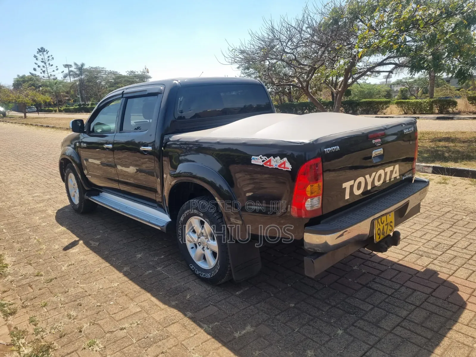 Toyota Hilux 2012 Black