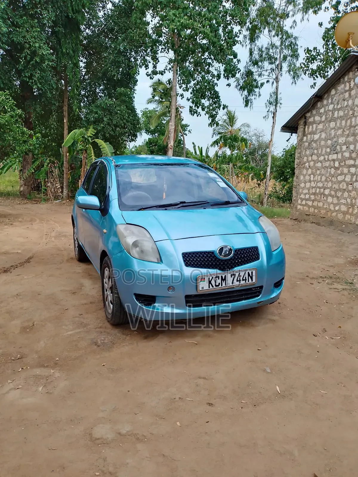 Toyota Vitz 2010 Blue