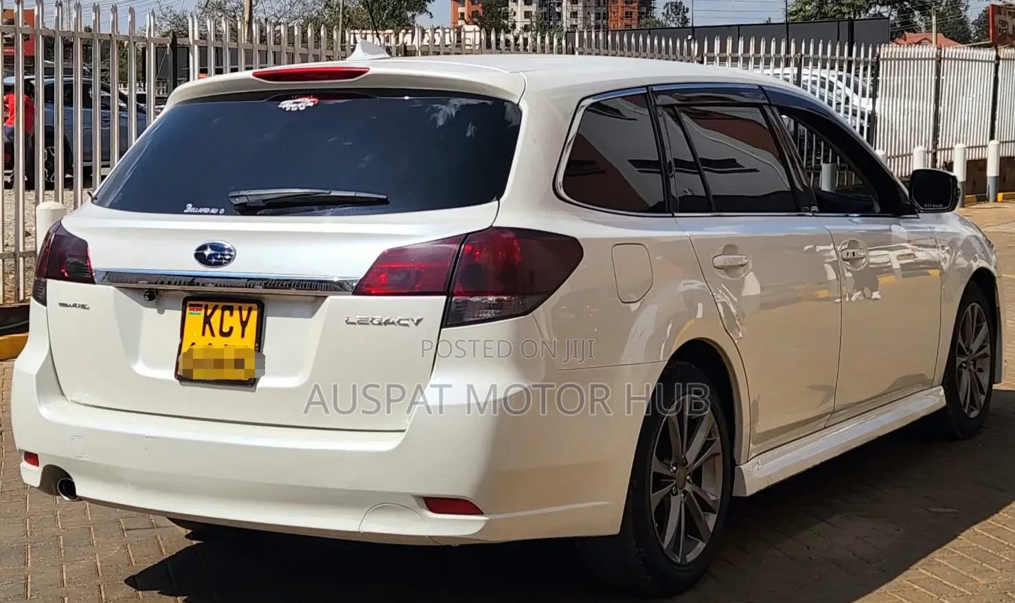 Subaru Legacy 2.5i 2013 White