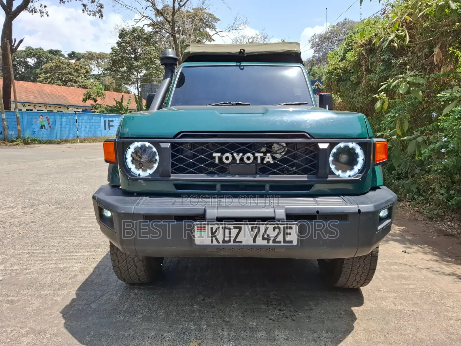 Toyota Land Cruiser 79 Series 2014 Green