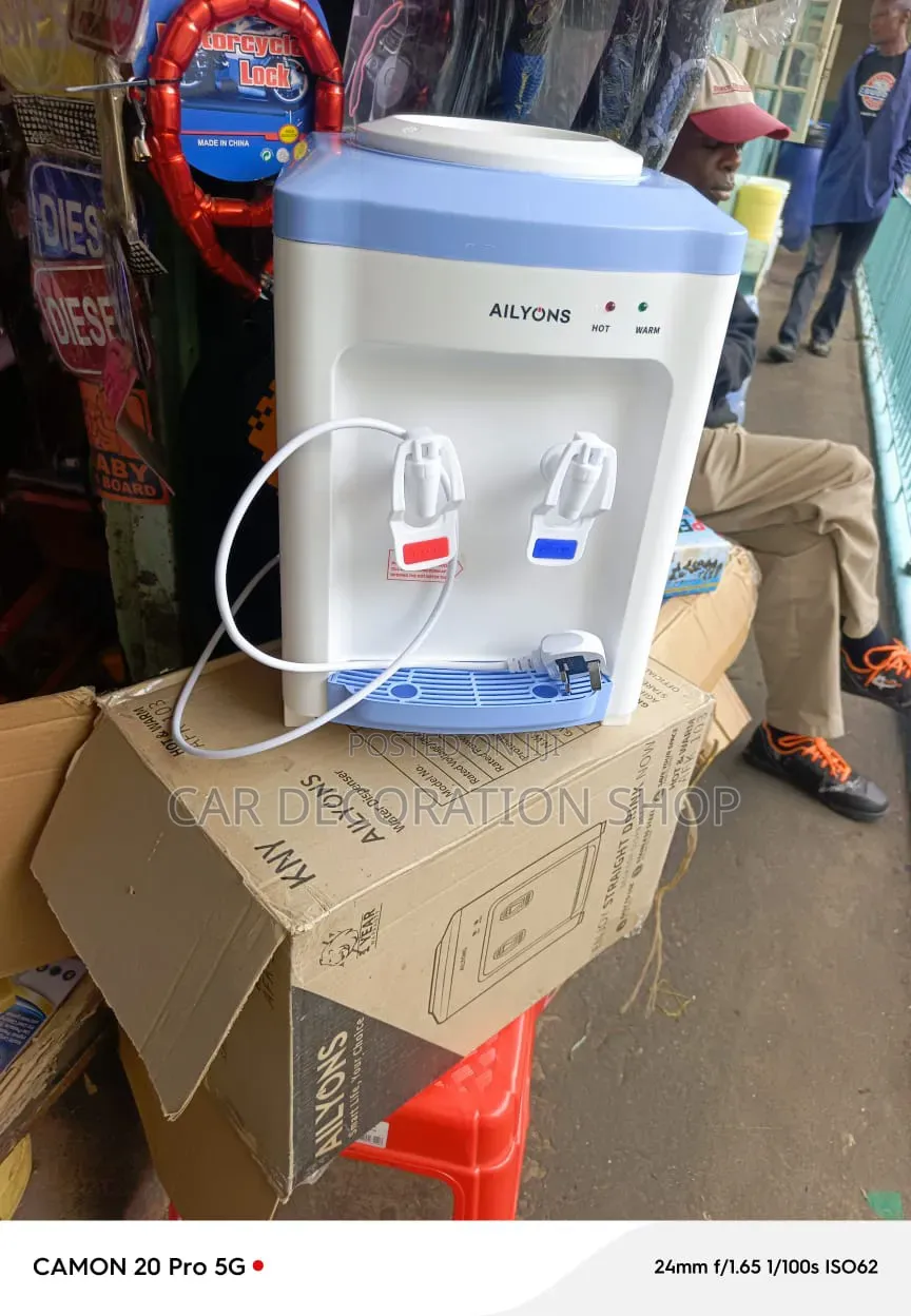Table Top Water Dispenser Built With Low Standby Power Consumption
