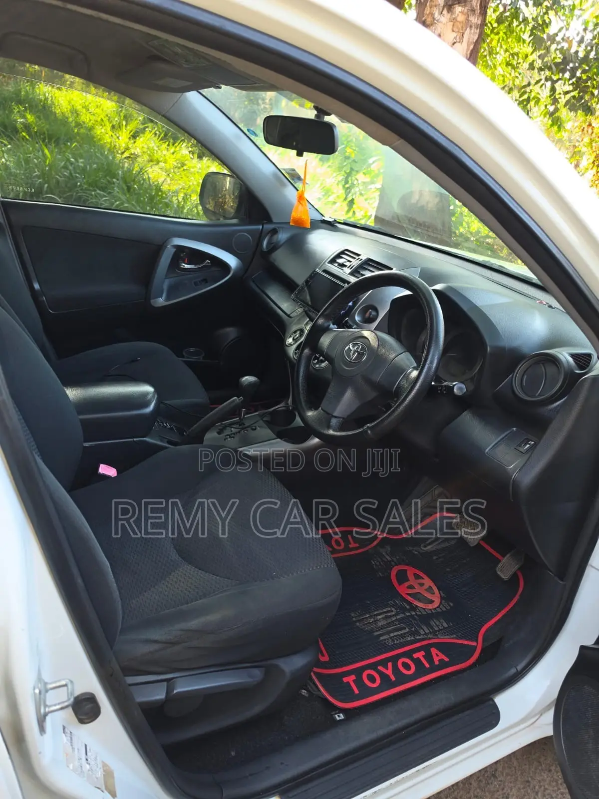 Toyota RAV4 2010 White