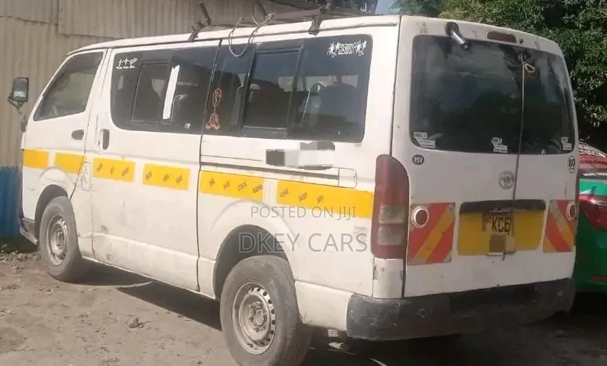 Toyota HiAce 2009 White