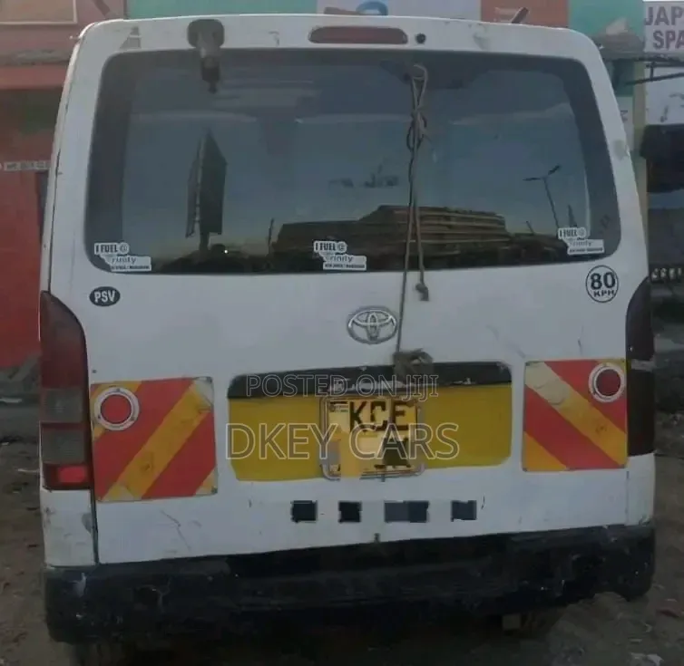 Toyota HiAce 2009 White