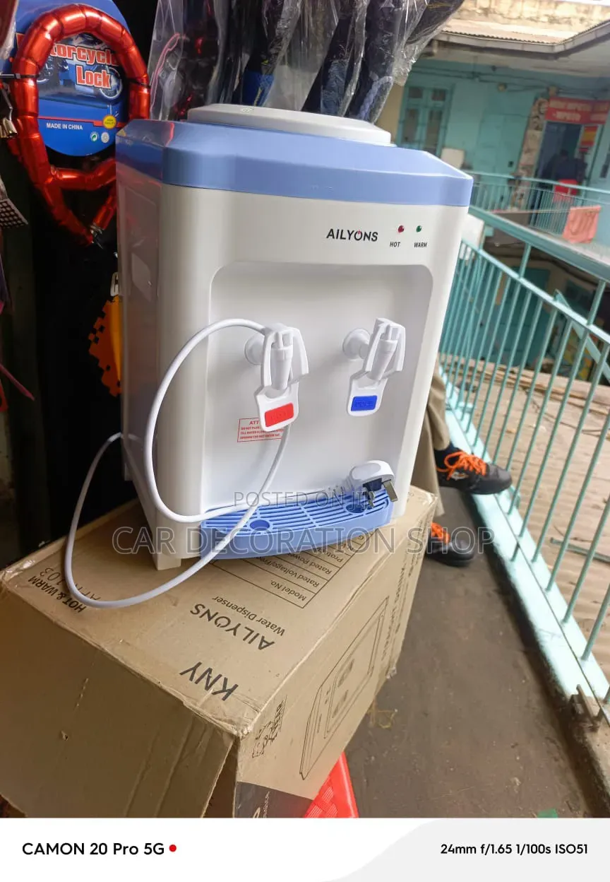 Water Dispenser With Low Standby Power Consumption System