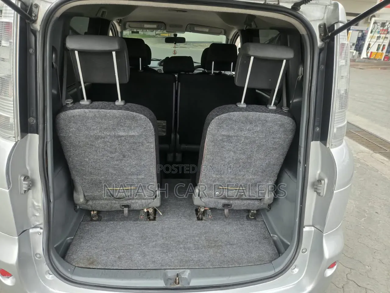 Toyota Sienta 2011 White