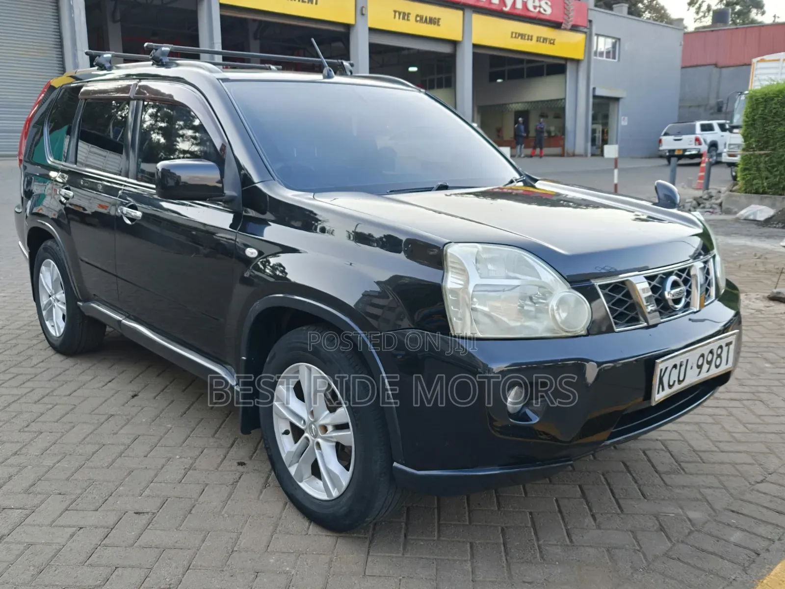 Nissan X-Trail 2.0 Petrol XE 2012 Black