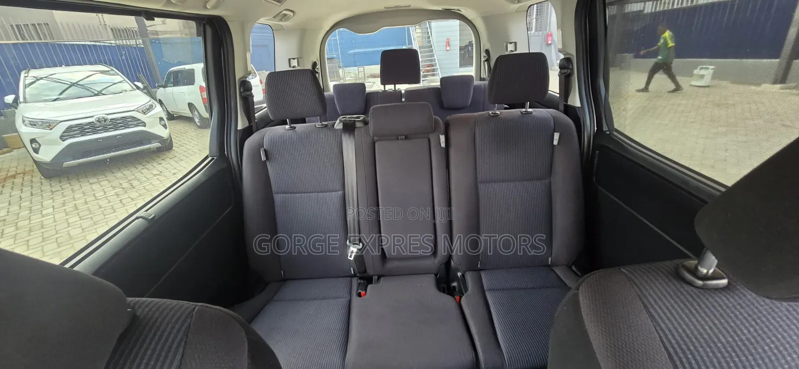 Toyota Noah 2019 Silver