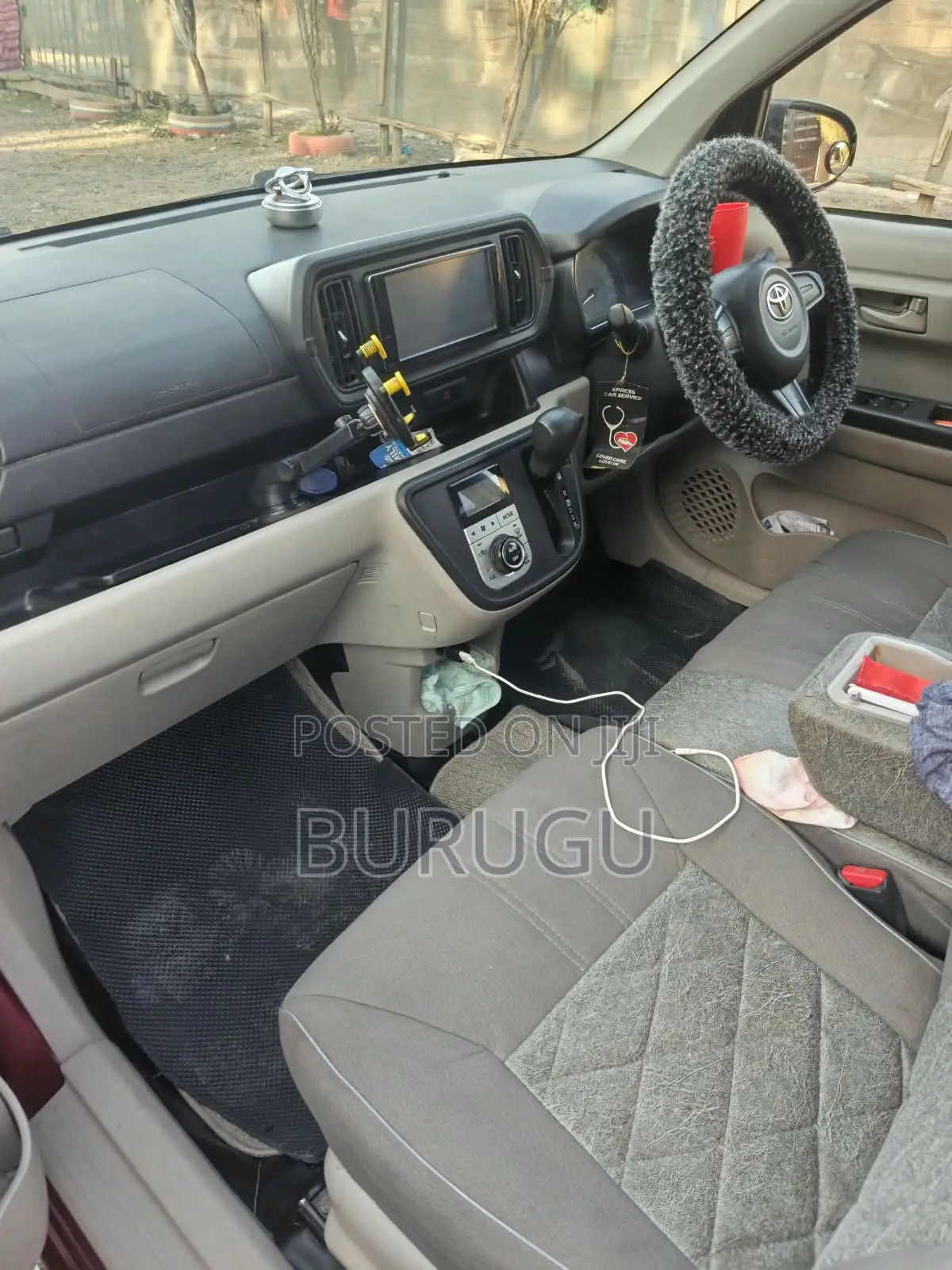 Toyota Passo 2017 Maroon
