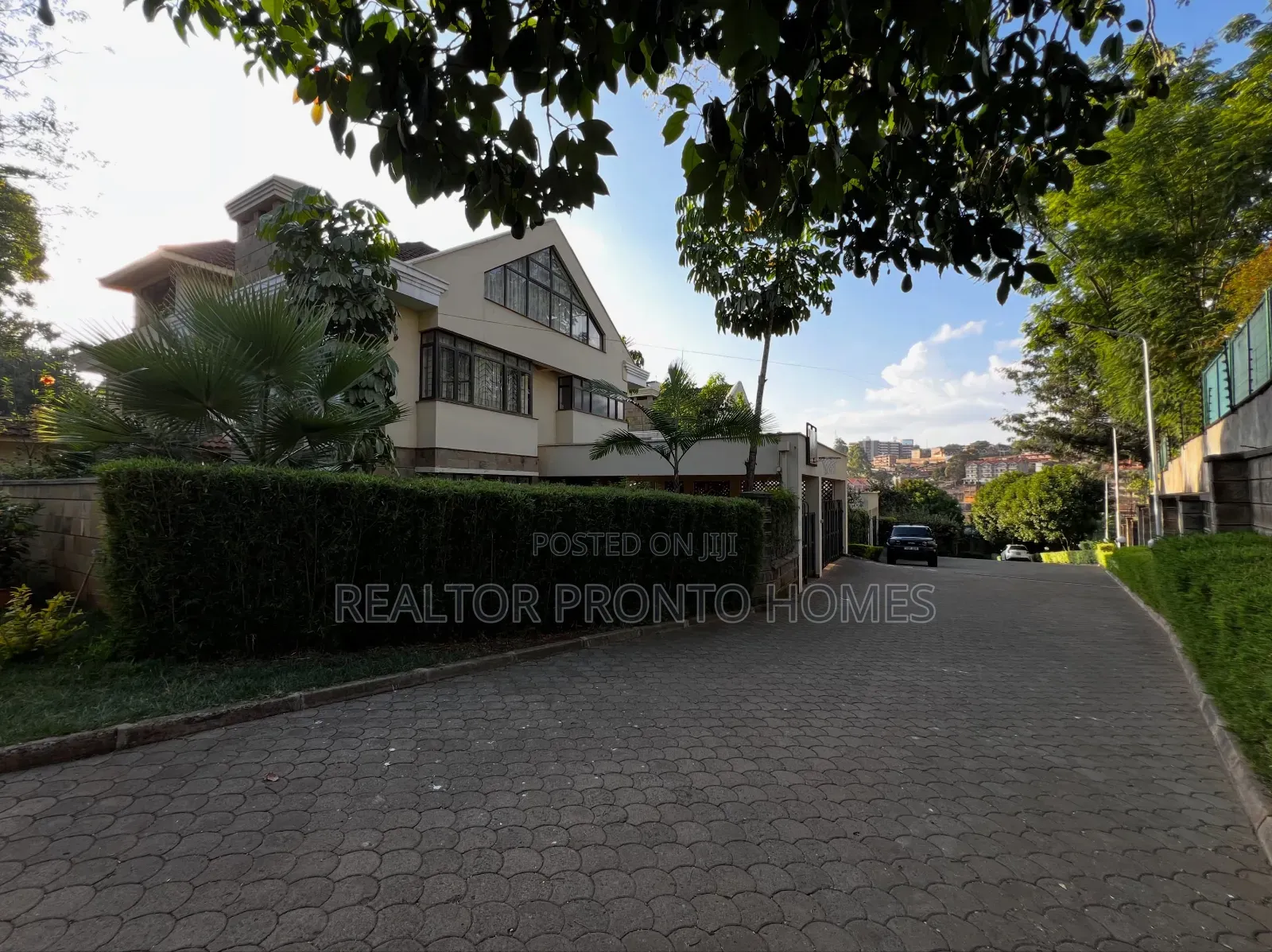5bdrm Townhouse/Terrace in Lavington, Muthangari for sale