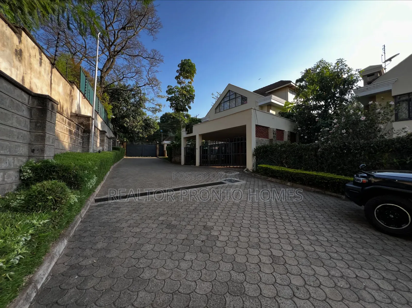 5bdrm Townhouse/Terrace in Lavington, Muthangari for sale