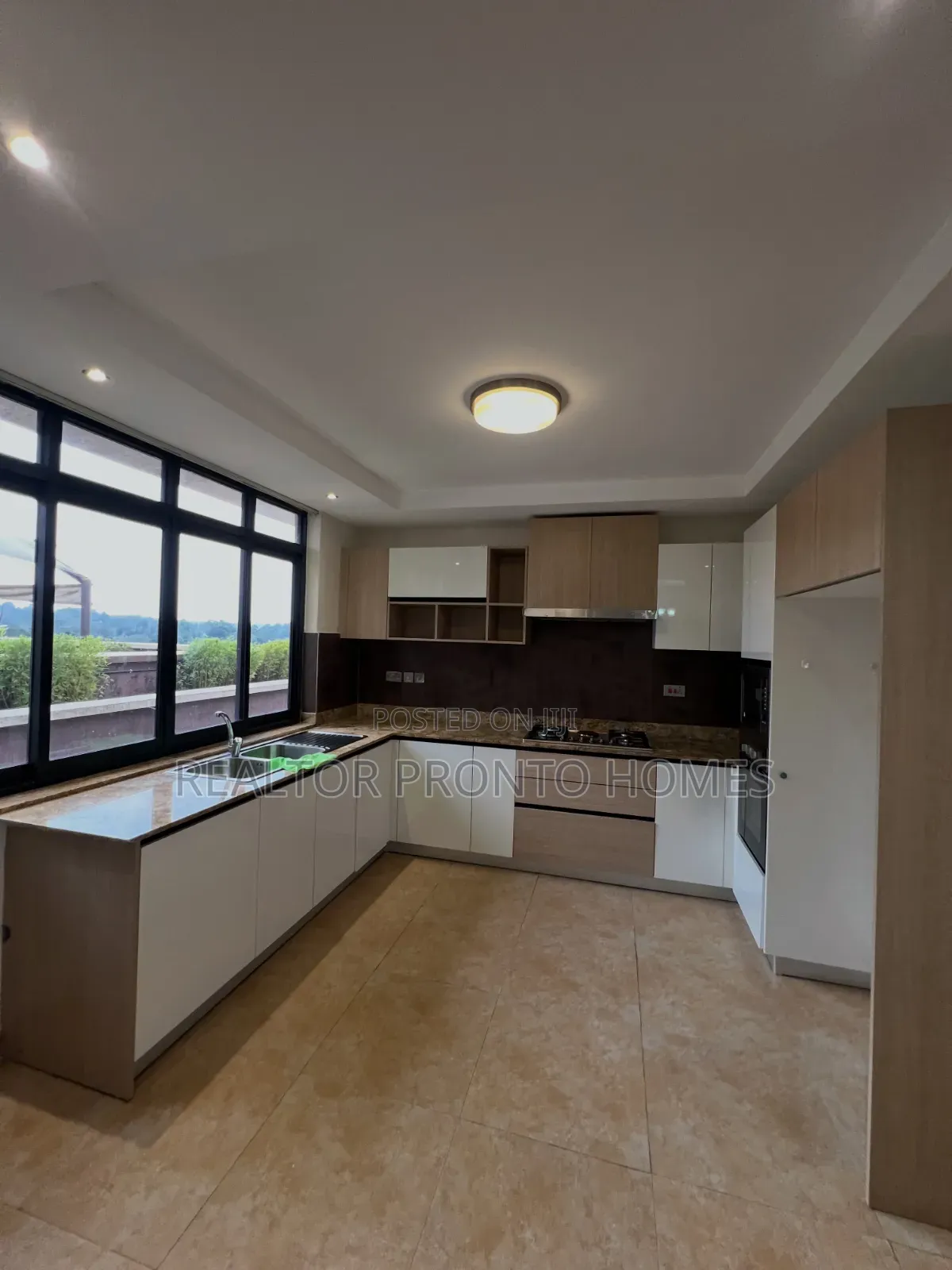 3bdrm Penthouse in Riverside Drive for rent