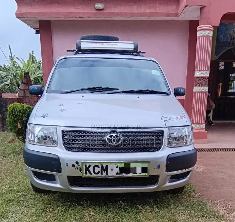 Toyota Succeed 2011 Silver