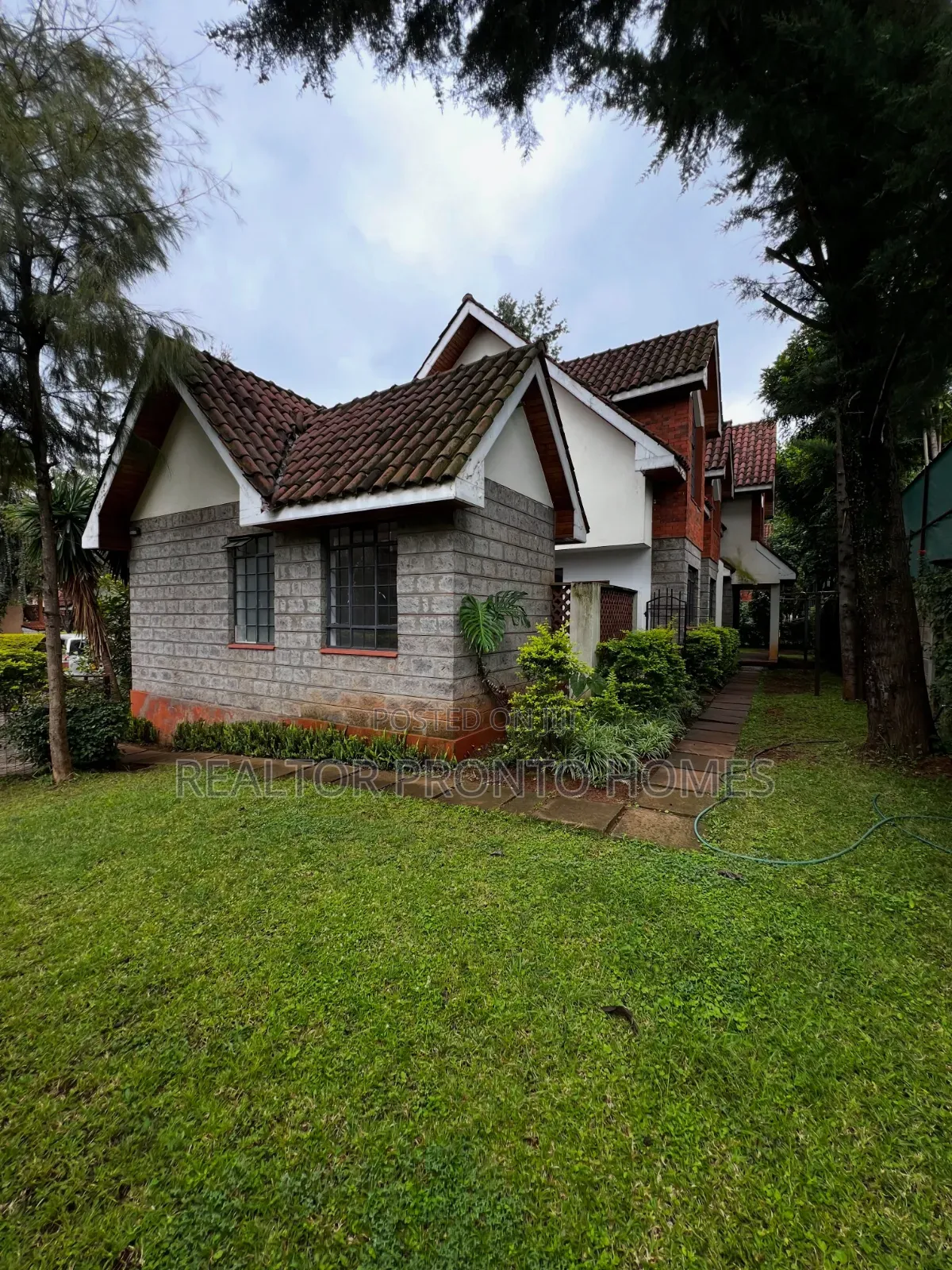 4bdrm Townhouse/Terrace in Lavington, Muthangari for sale