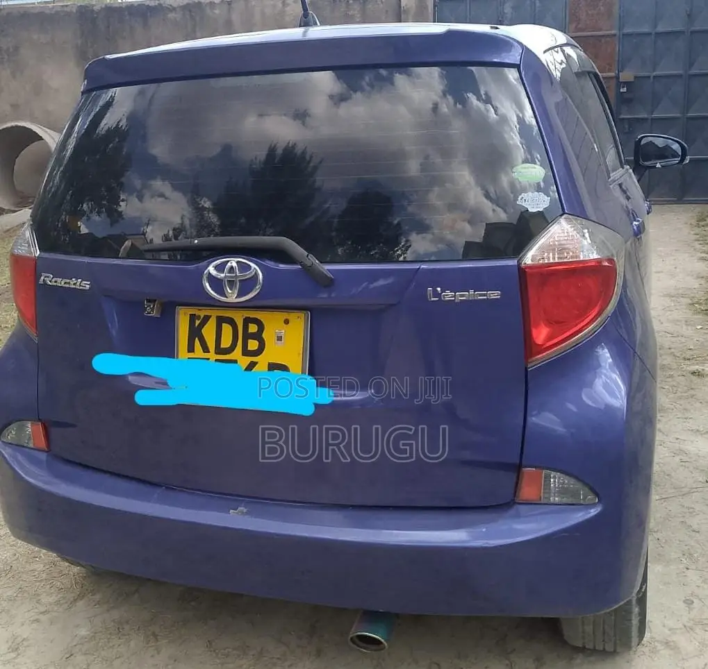 Toyota Ractis 2013 Blue