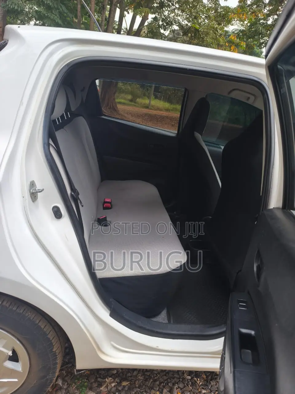 Toyota Vitz 2013 White