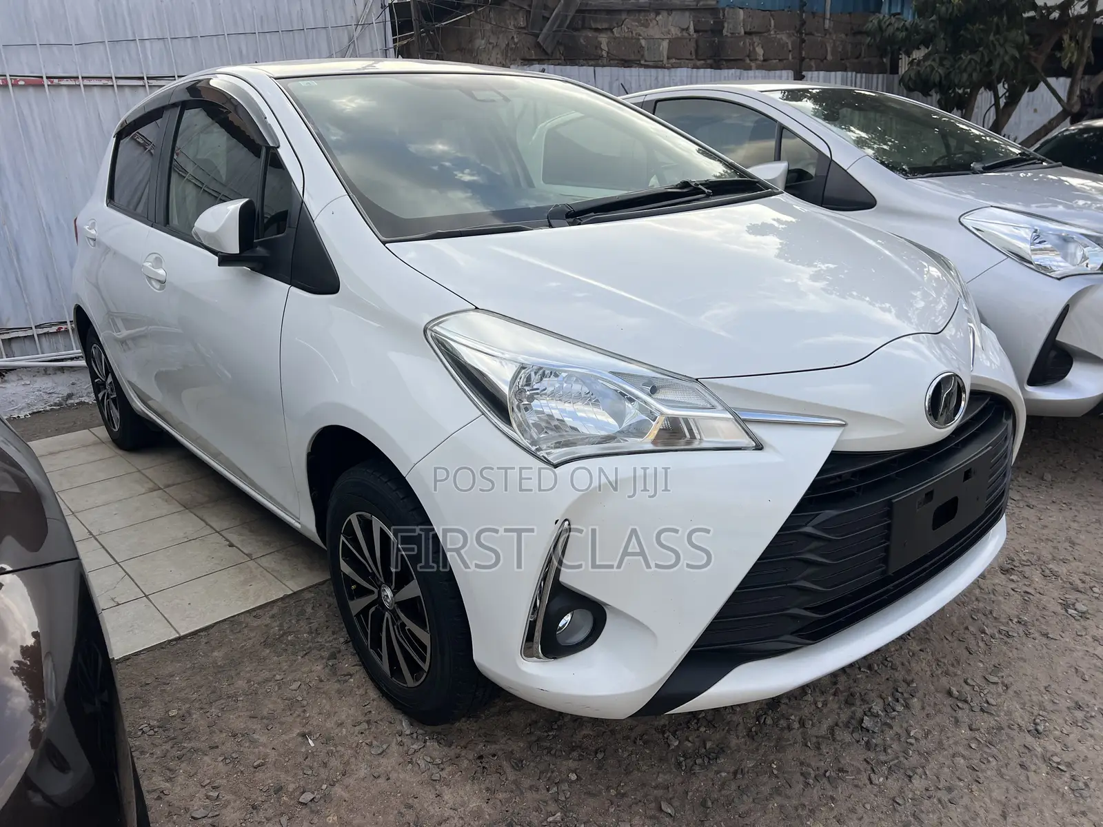 Toyota Vitz 1.3 AWD 5dr 2019 White