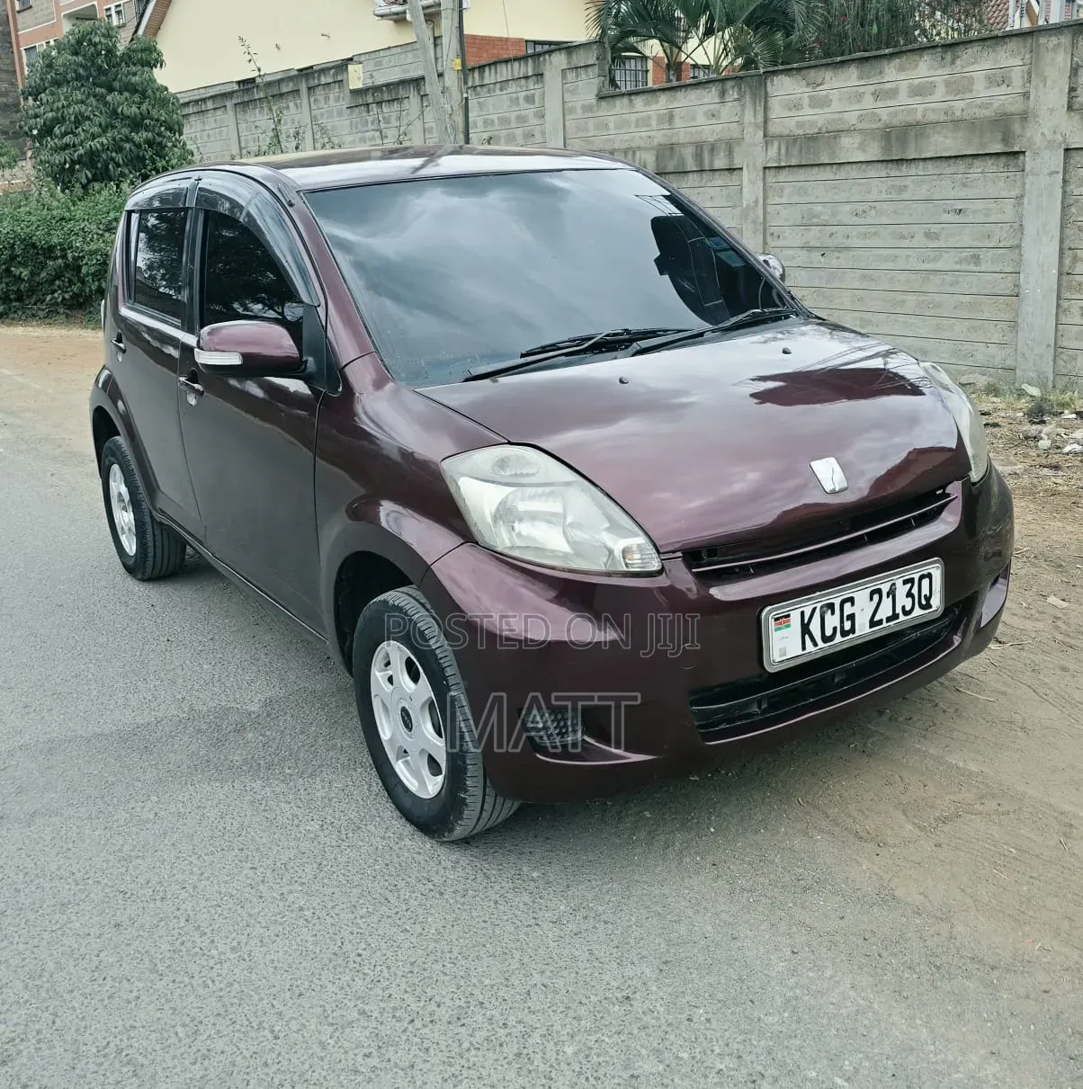 Toyota Passo 2011 Maroon