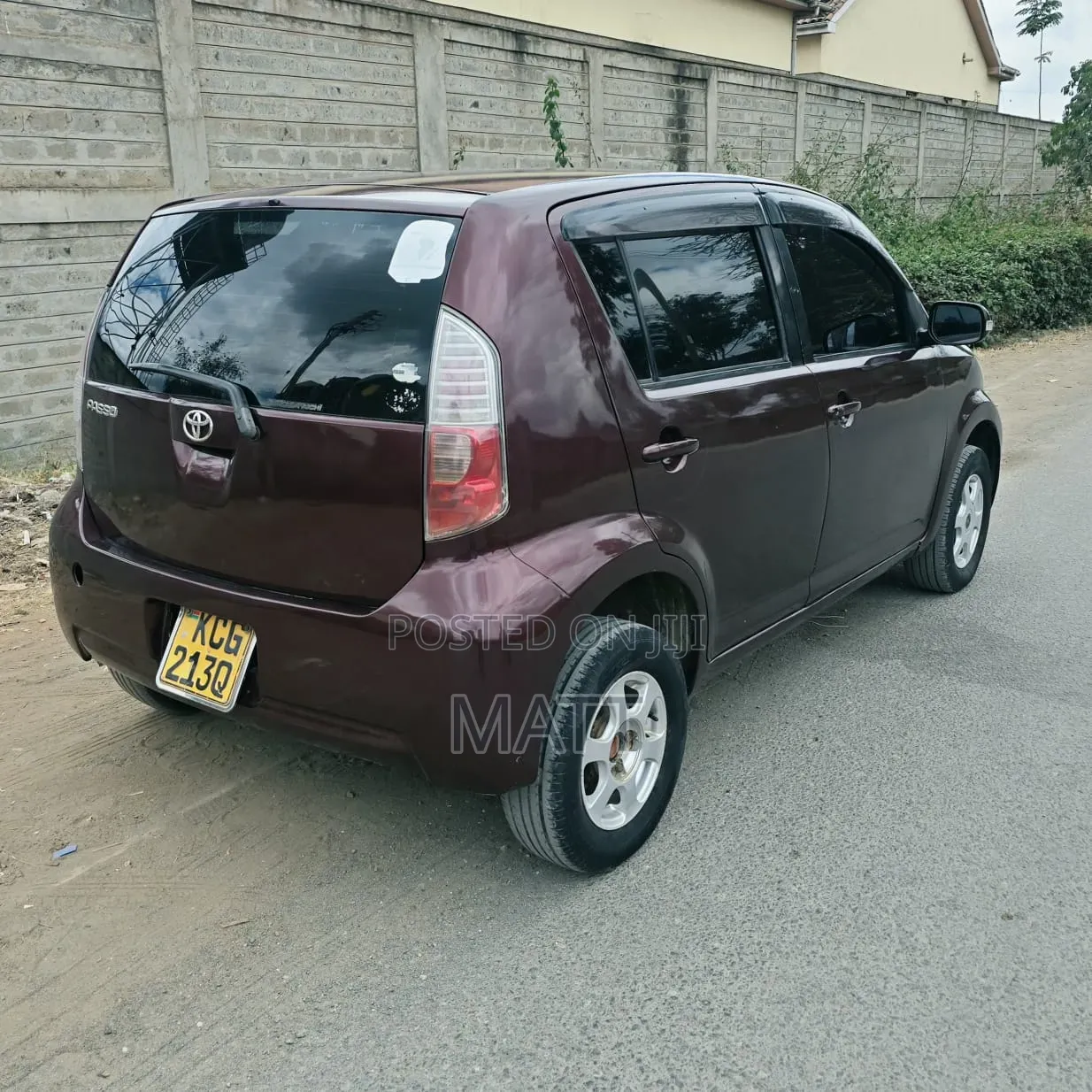 Toyota Passo 2011 Maroon