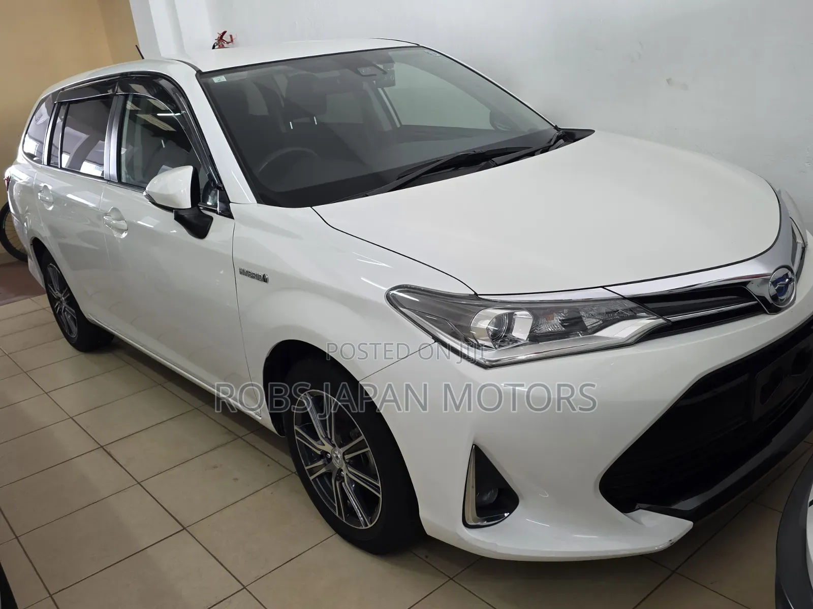 Toyota Corolla Fielder 1.5 Hybrid FWD 2019 White