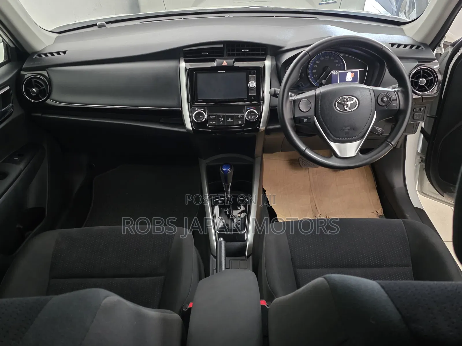 Toyota Corolla Fielder 1.5 Hybrid FWD 2019 White