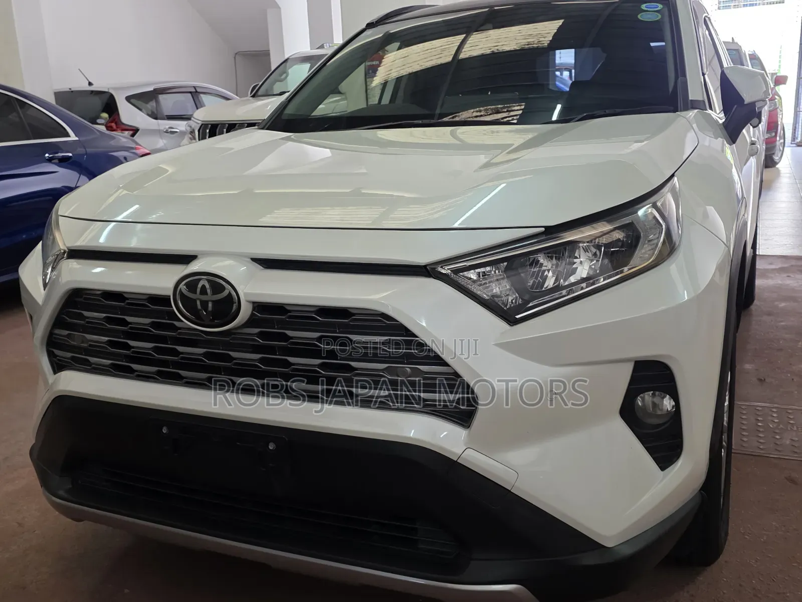 Toyota RAV4 XLE Premium AWD 2019 White