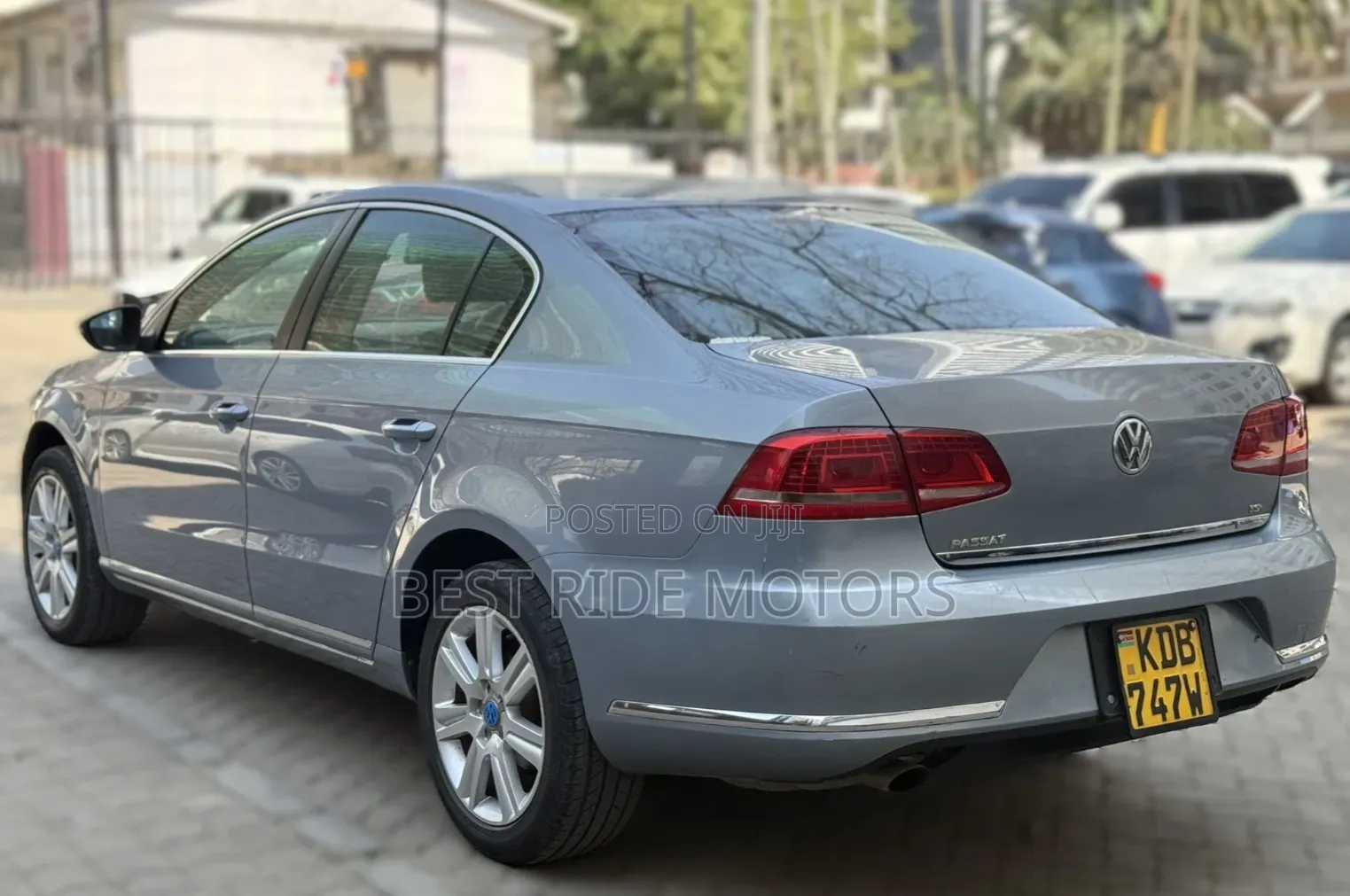 Volkswagen Passat 2013 Blue
