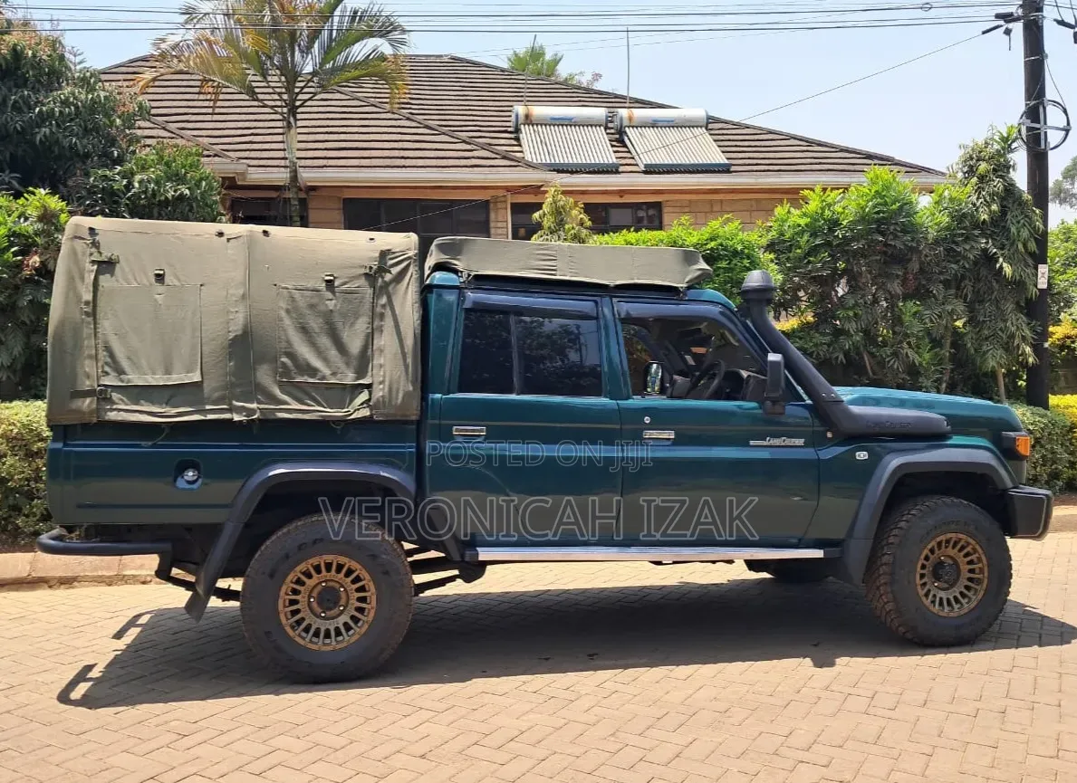 Toyota Land Cruiser 2014 Green