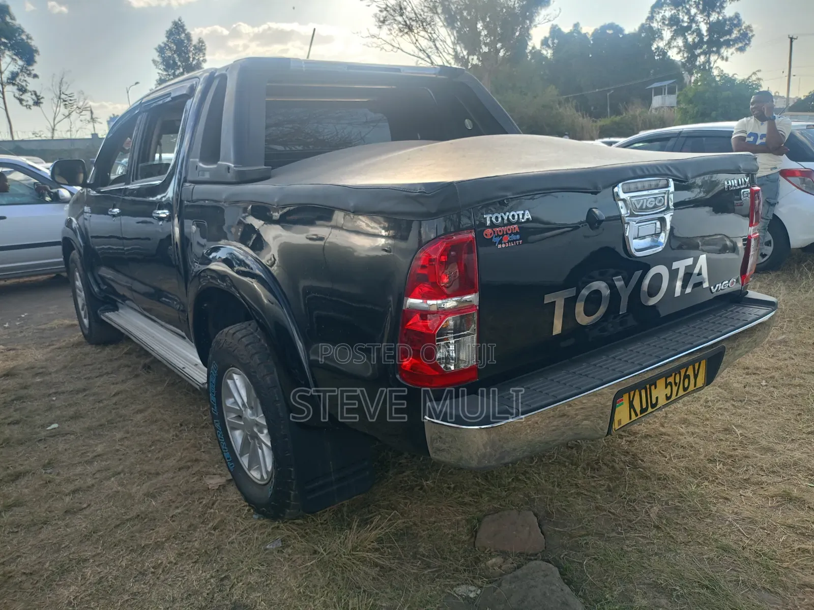 Toyota Hilux 2014 Black