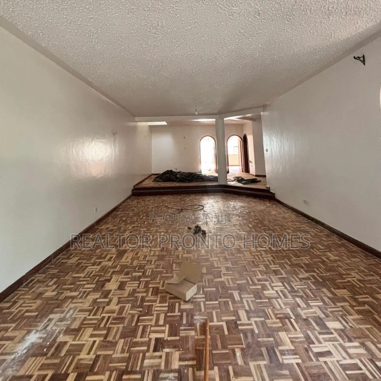 4bdrm Townhouse/Terrace in Spring Valley for sale
