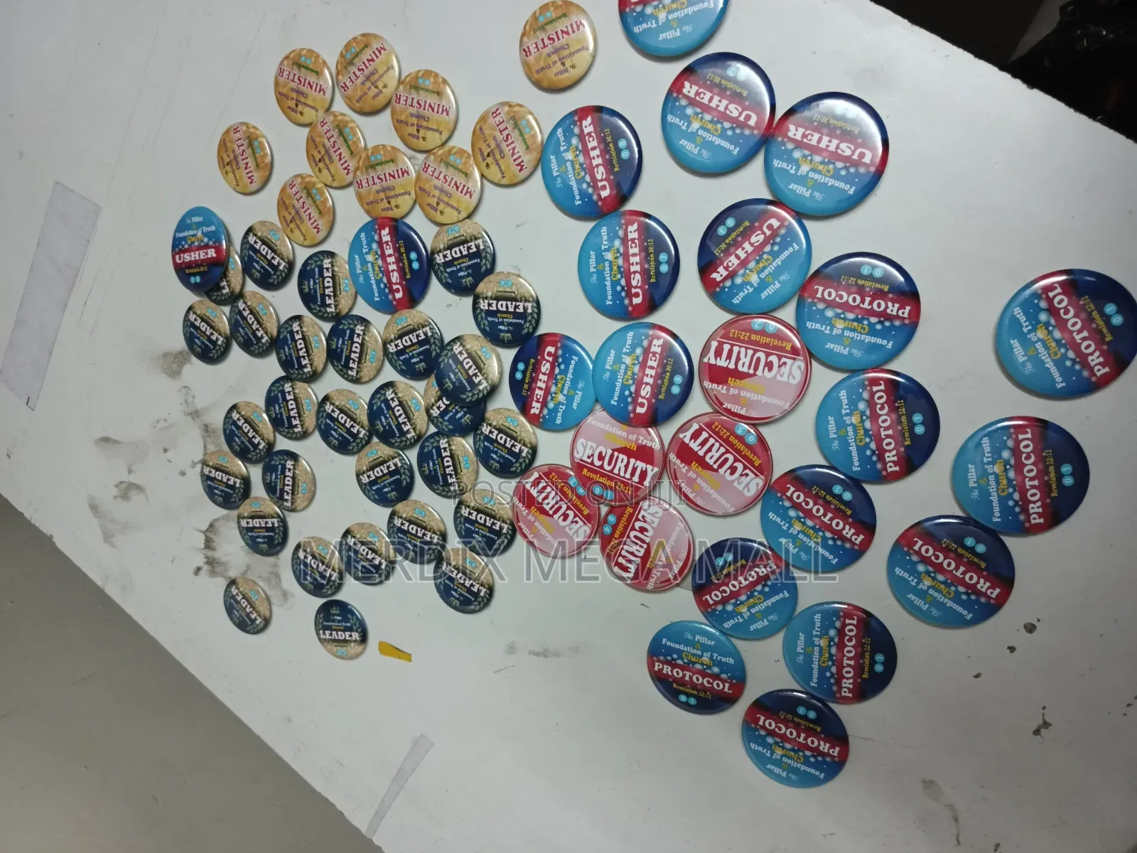 T24-R001C,Button Badges, Badges