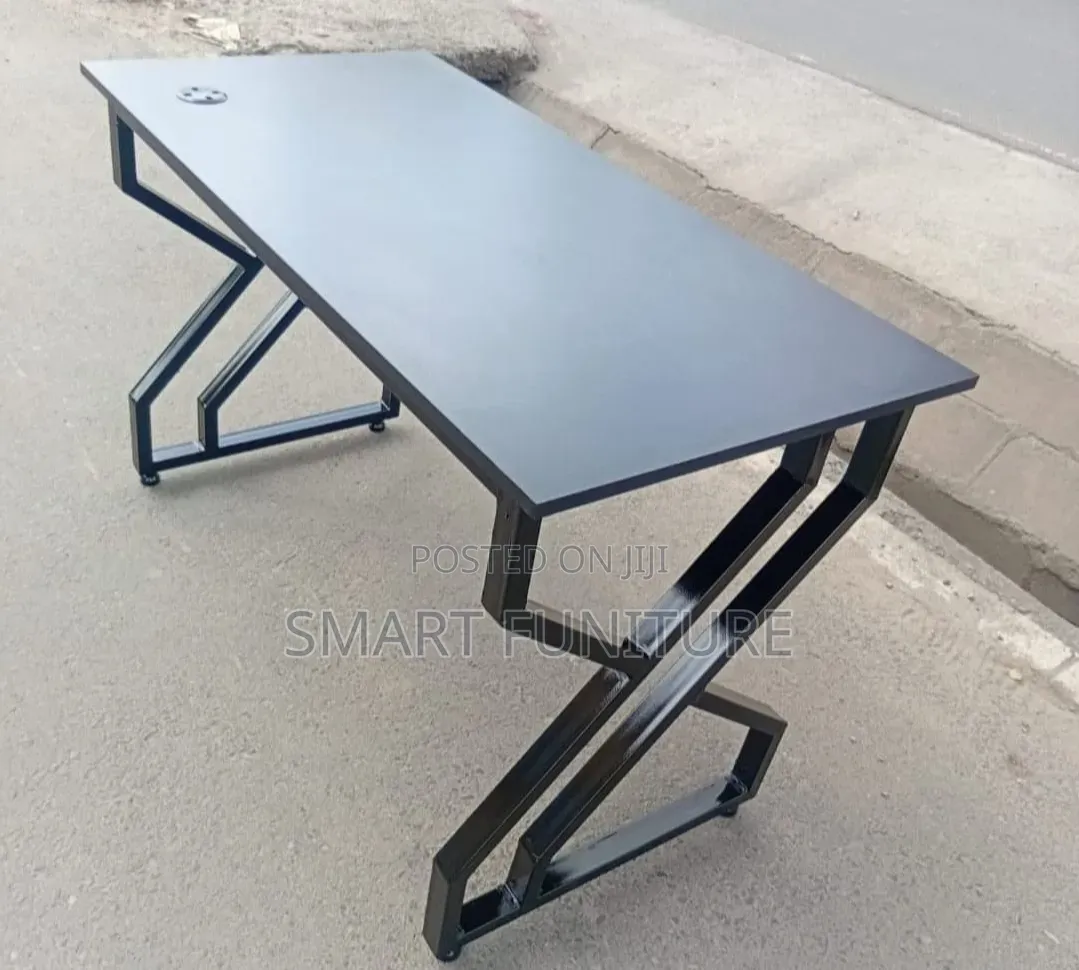 Free Standing Modern Office Desk