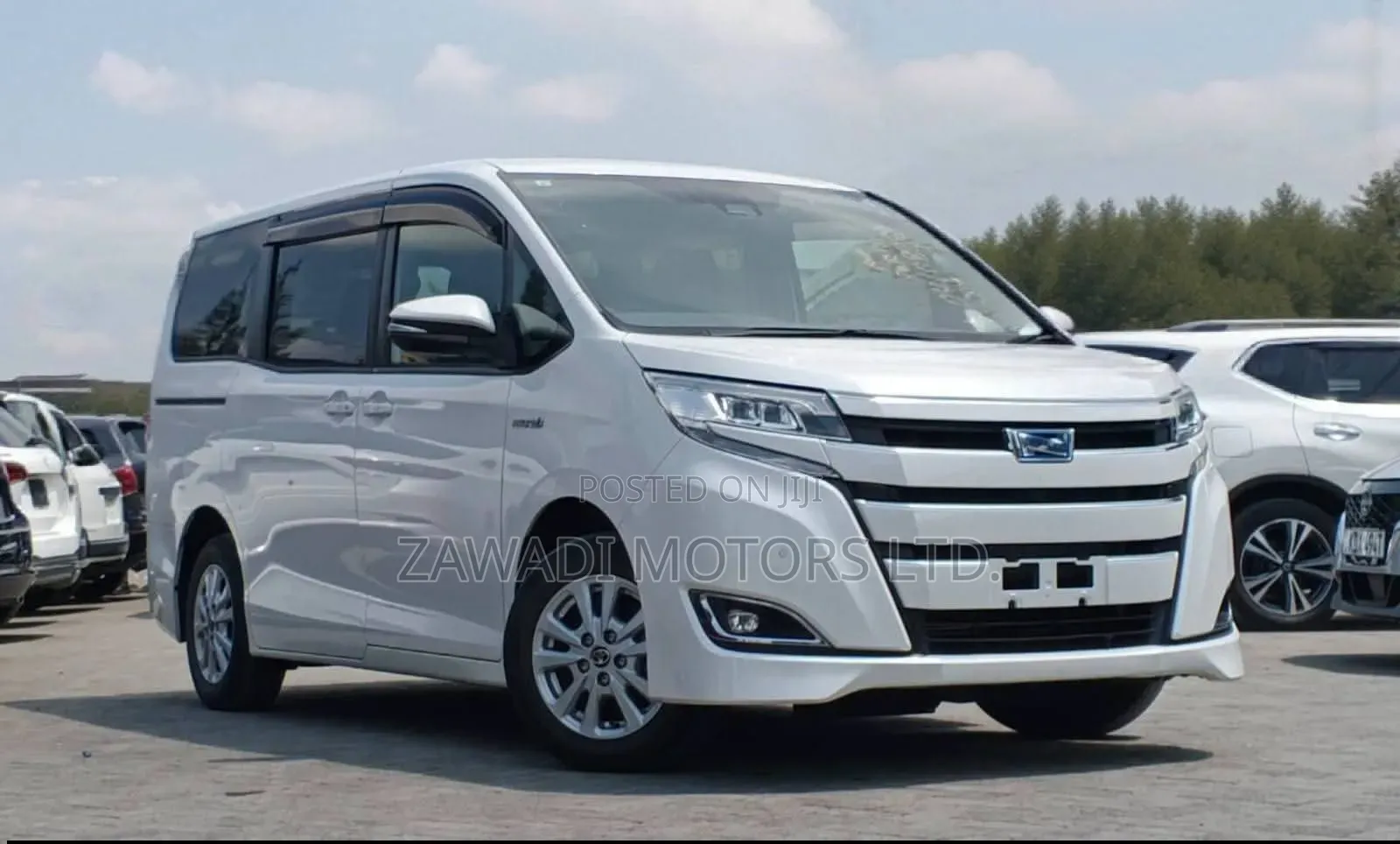 Toyota Noah 1.8 FWD Hybrid (7 seater) 2019 White