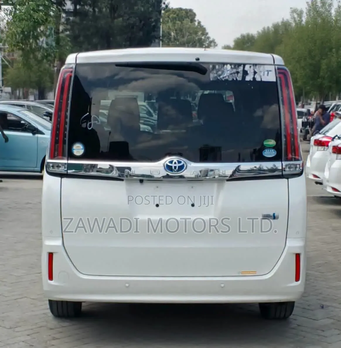 Toyota Noah 1.8 FWD Hybrid (7 seater) 2019 White
