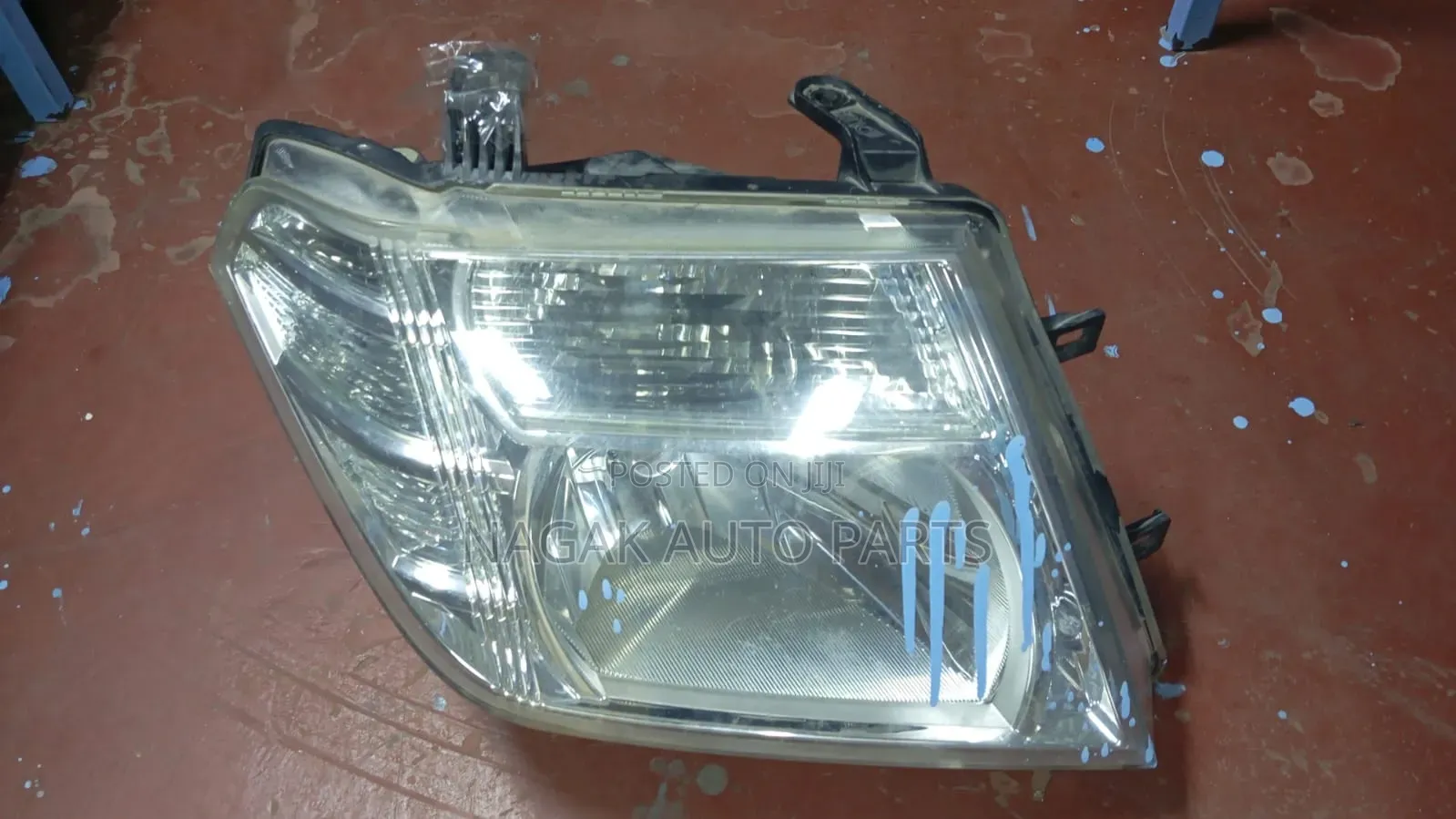 Nissan Navara 2010/2012 Headlight