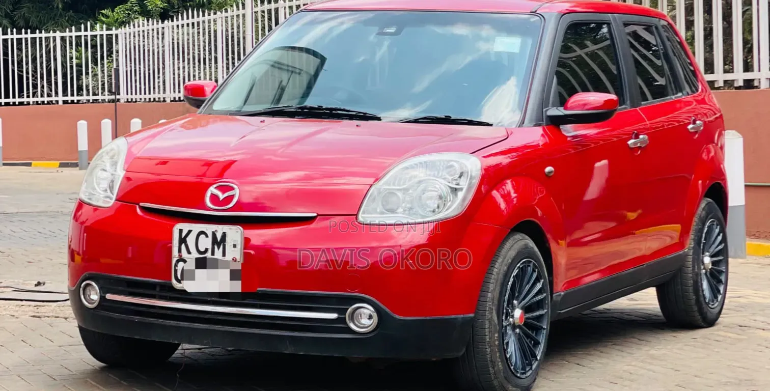 Mazda Verisa 2019 Red