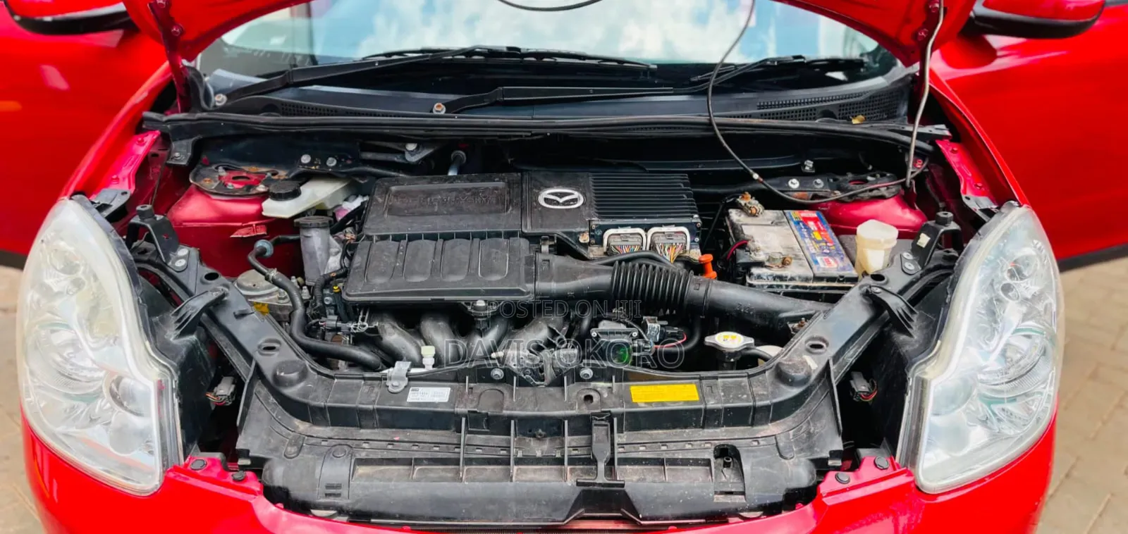 Mazda Verisa 2019 Red