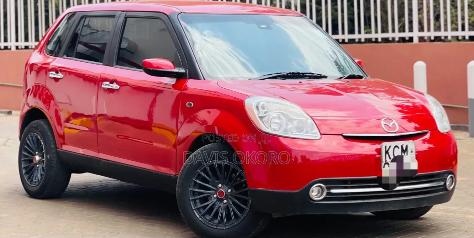 Mazda Verisa 2019 Red