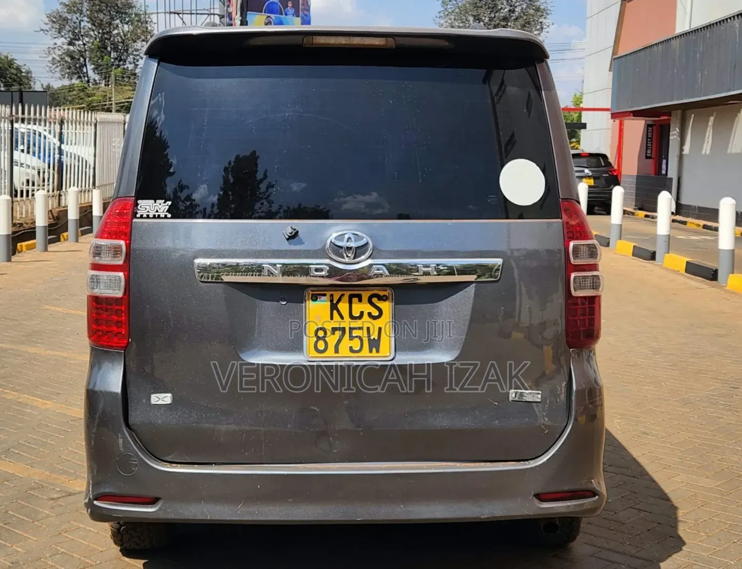 Toyota Noah 2011 Gray