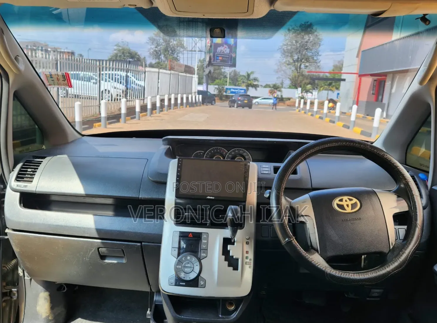 Toyota Noah 2011 Gray