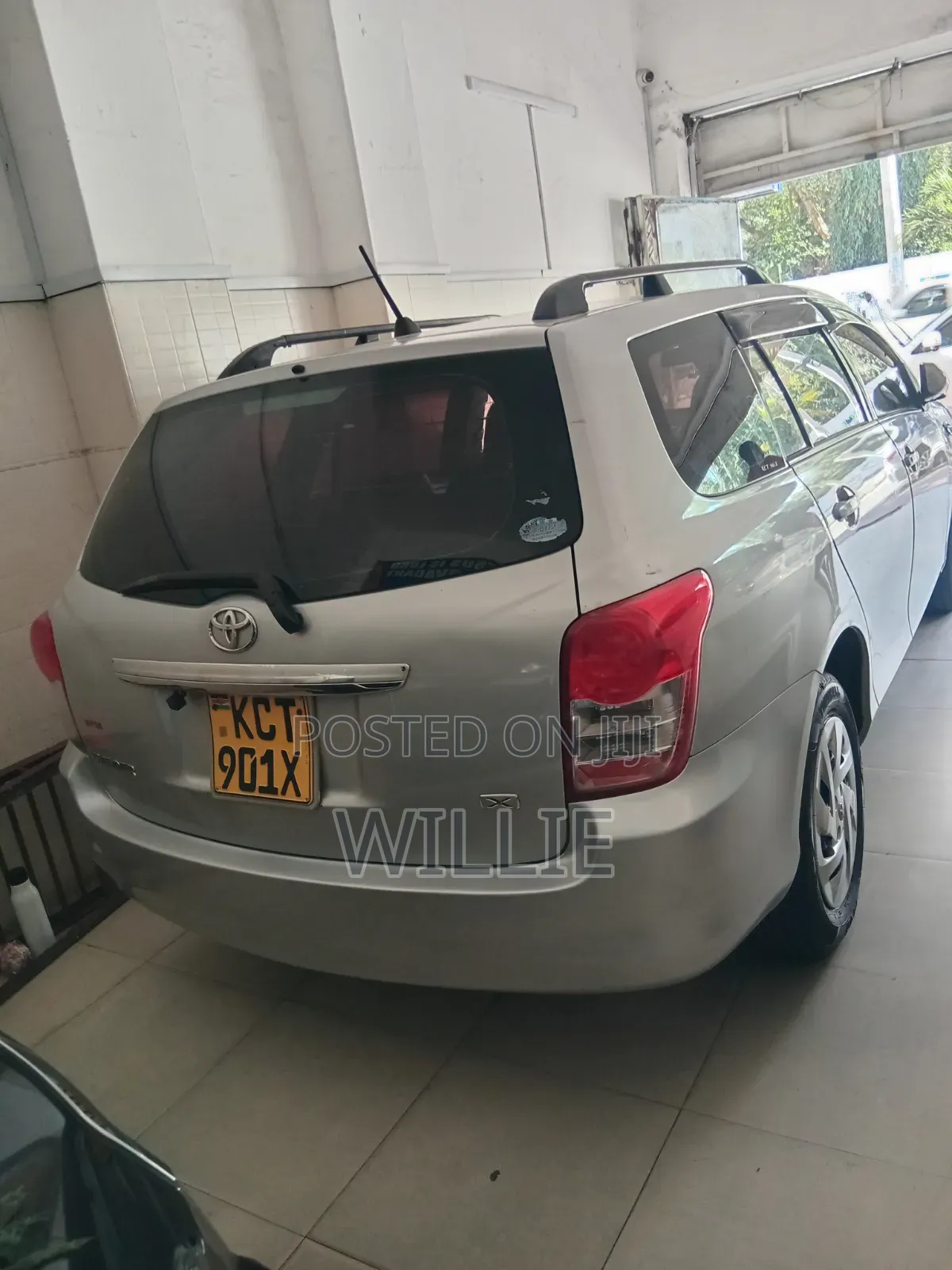 Toyota Corolla Fielder 2011 Silver