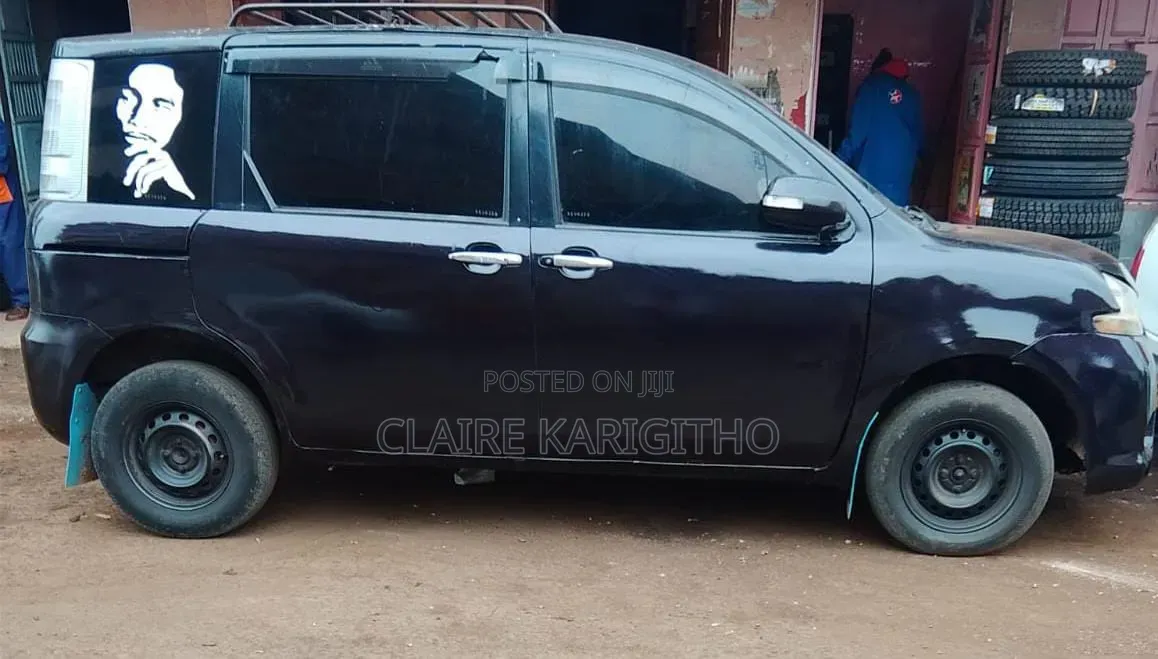 Toyota Sienta 1.5 FWD 2013 Gray