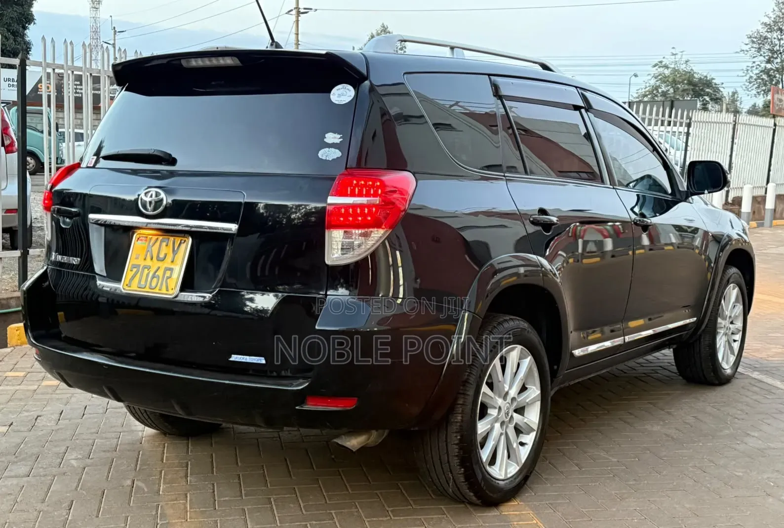 Toyota Vanguard 2013 Black