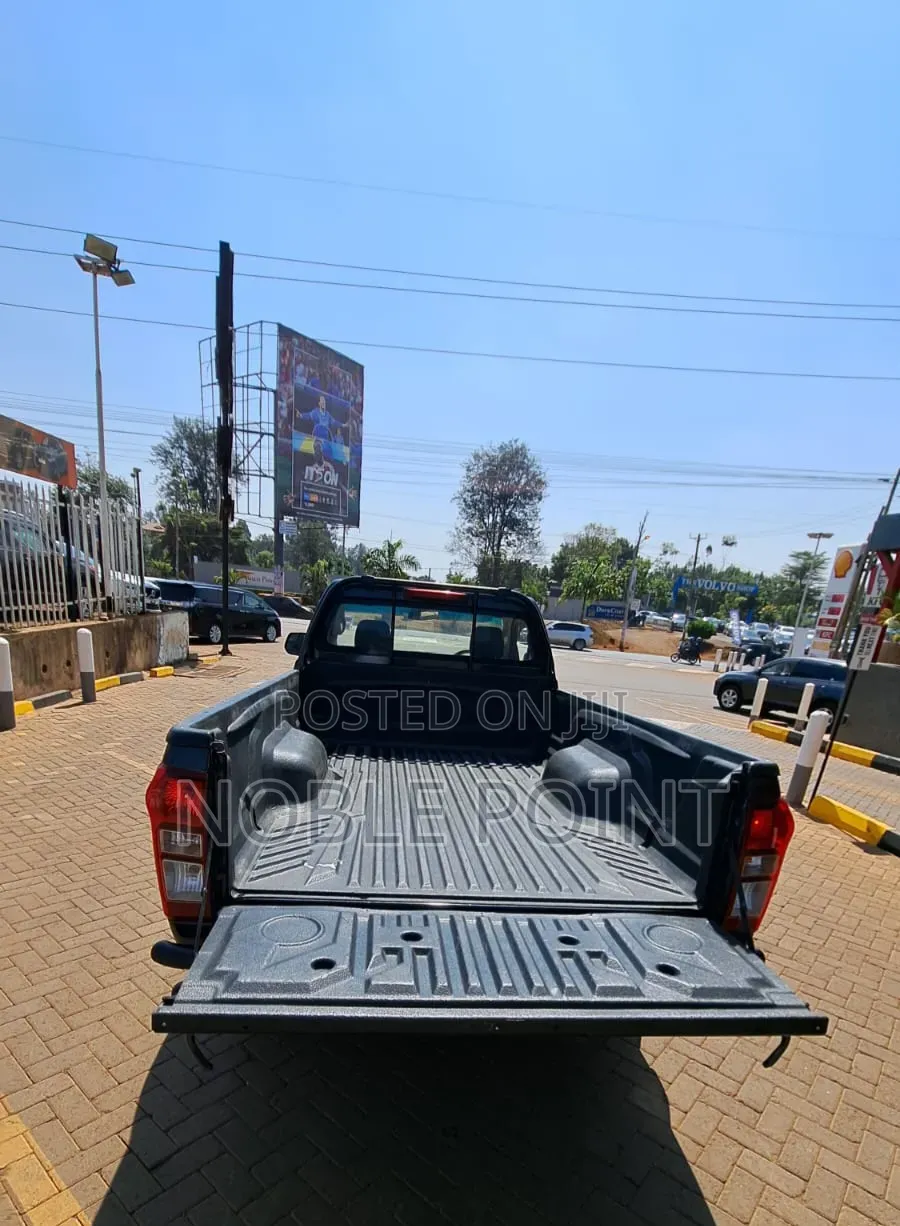 Isuzu D-MAX 2021 Gray